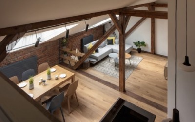Byt pod střechou, soutěžící KP Interiors – vítěz veřejného hlasování v kategorii Dřevěné interiéry – realizace